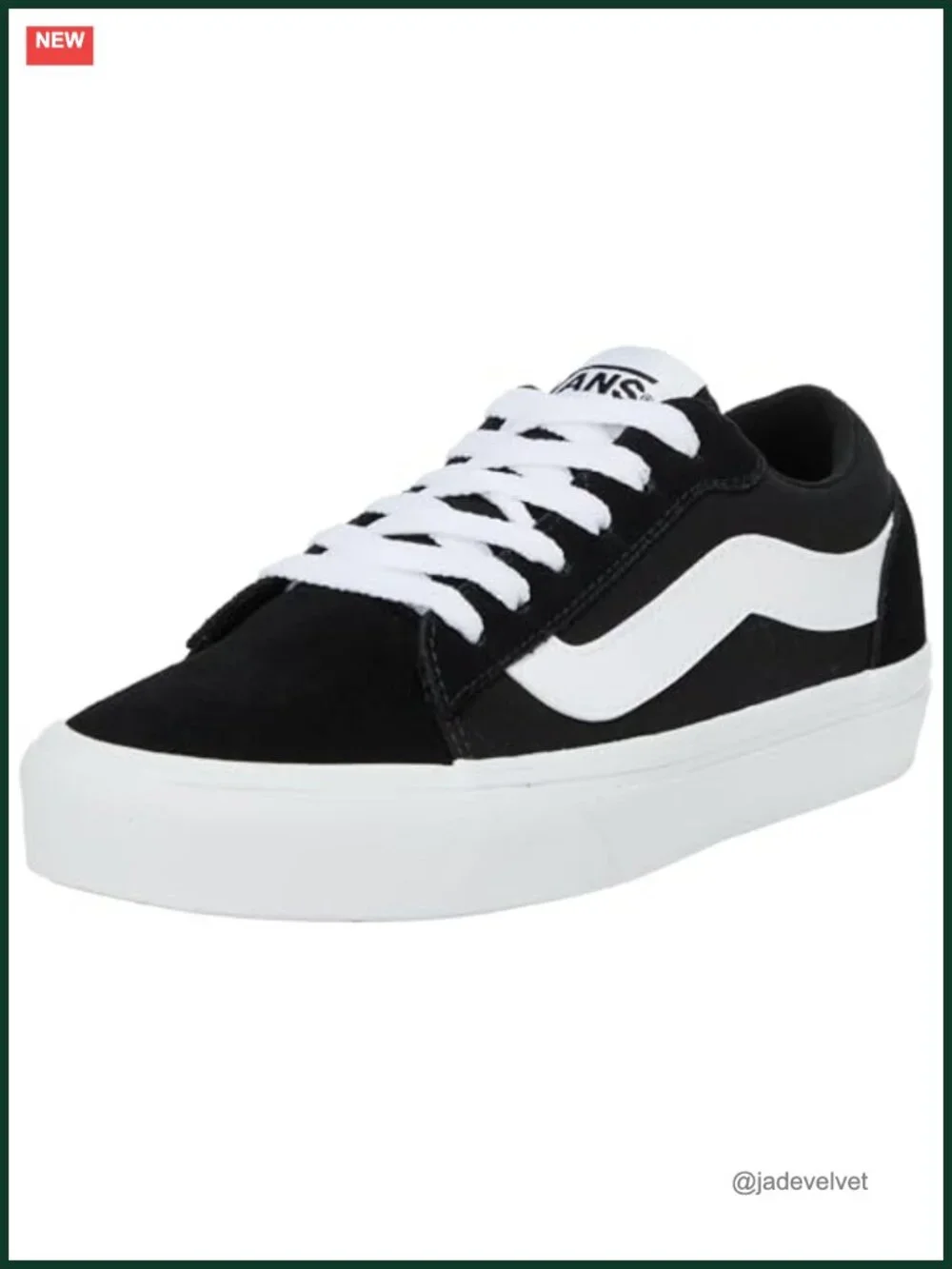 Low Top Sneakers with Oversized Sidestripe